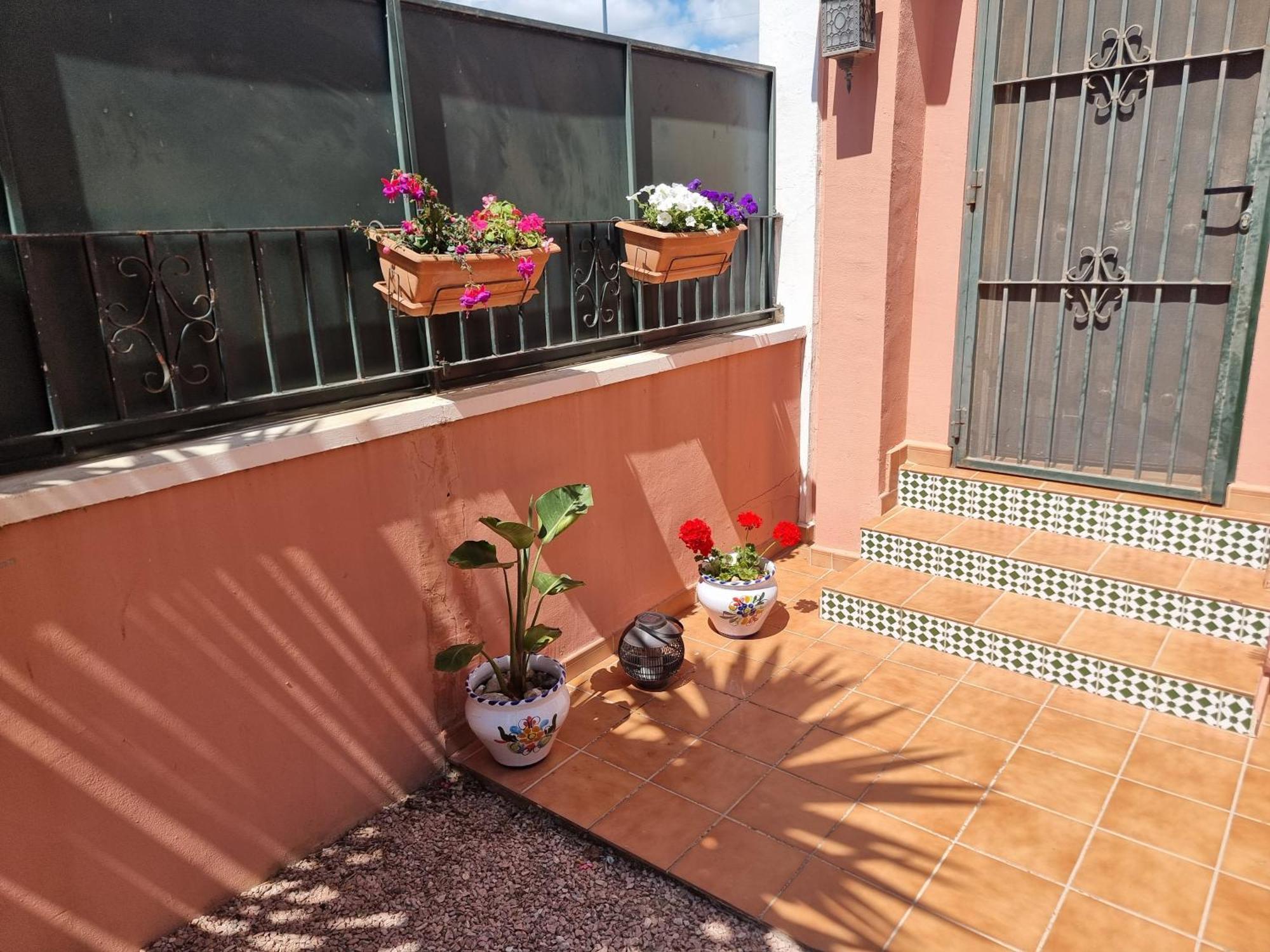 Calle Carlos Primero, Roda Bagian luar foto
