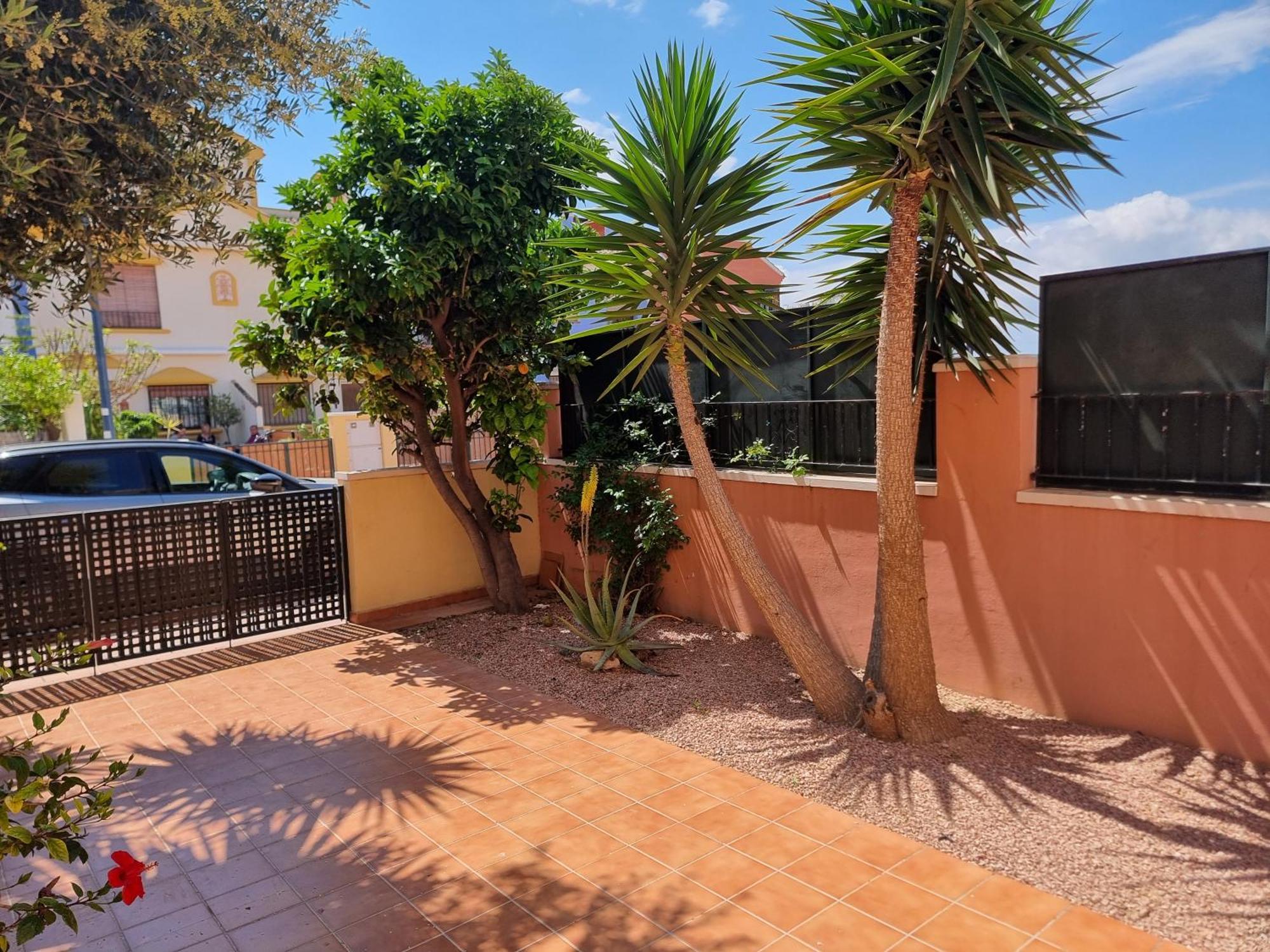 Calle Carlos Primero, Roda Bagian luar foto